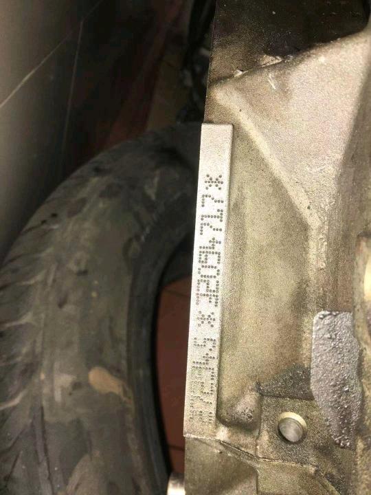 14款奔驰e260发动机号字体