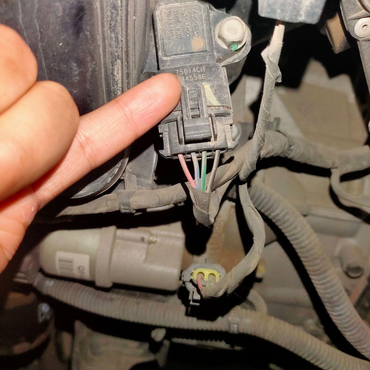 你好请问11款福瑞迪进气压力传感器在哪里