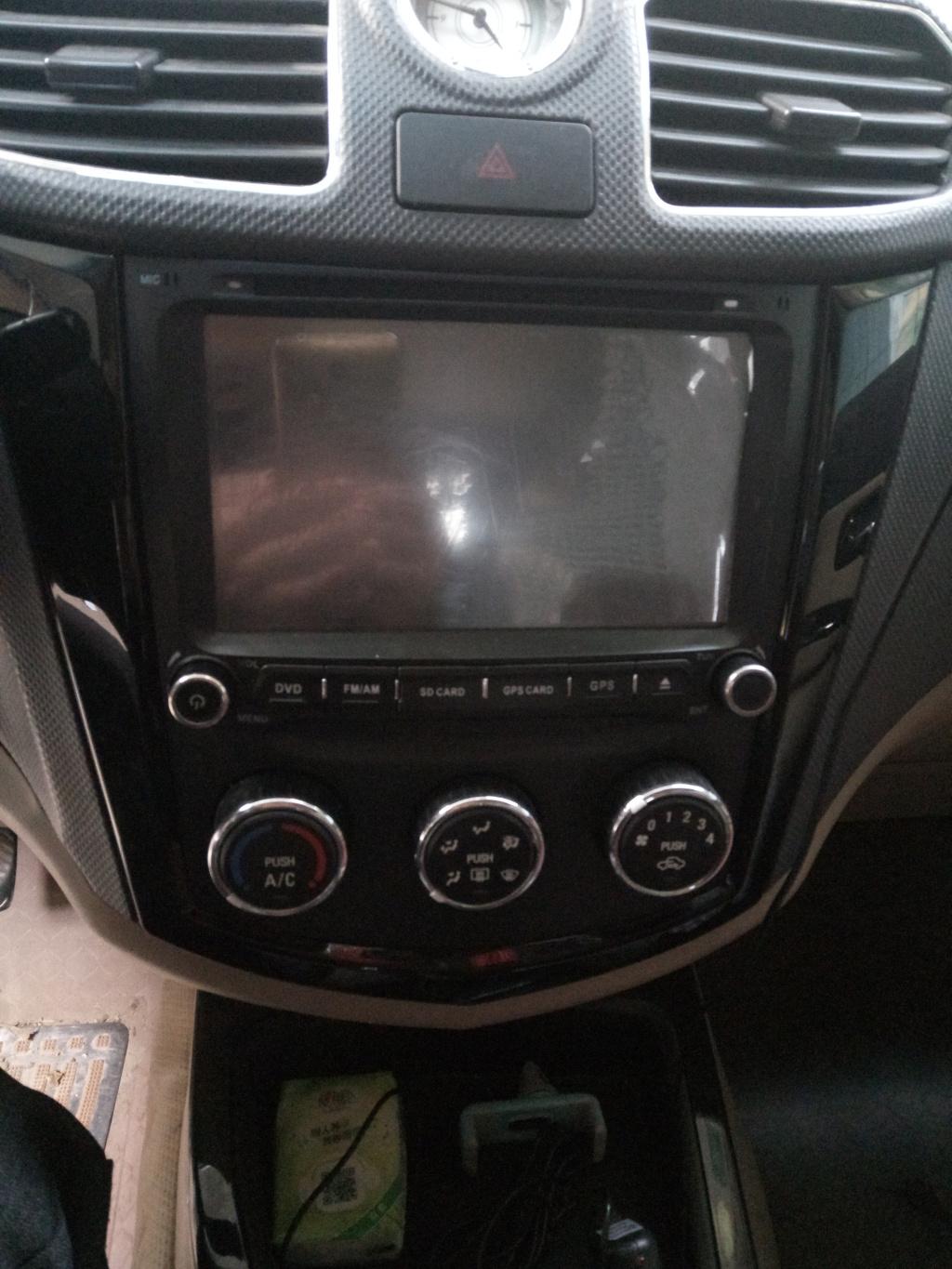 五菱宏光s中控屏怎么拆