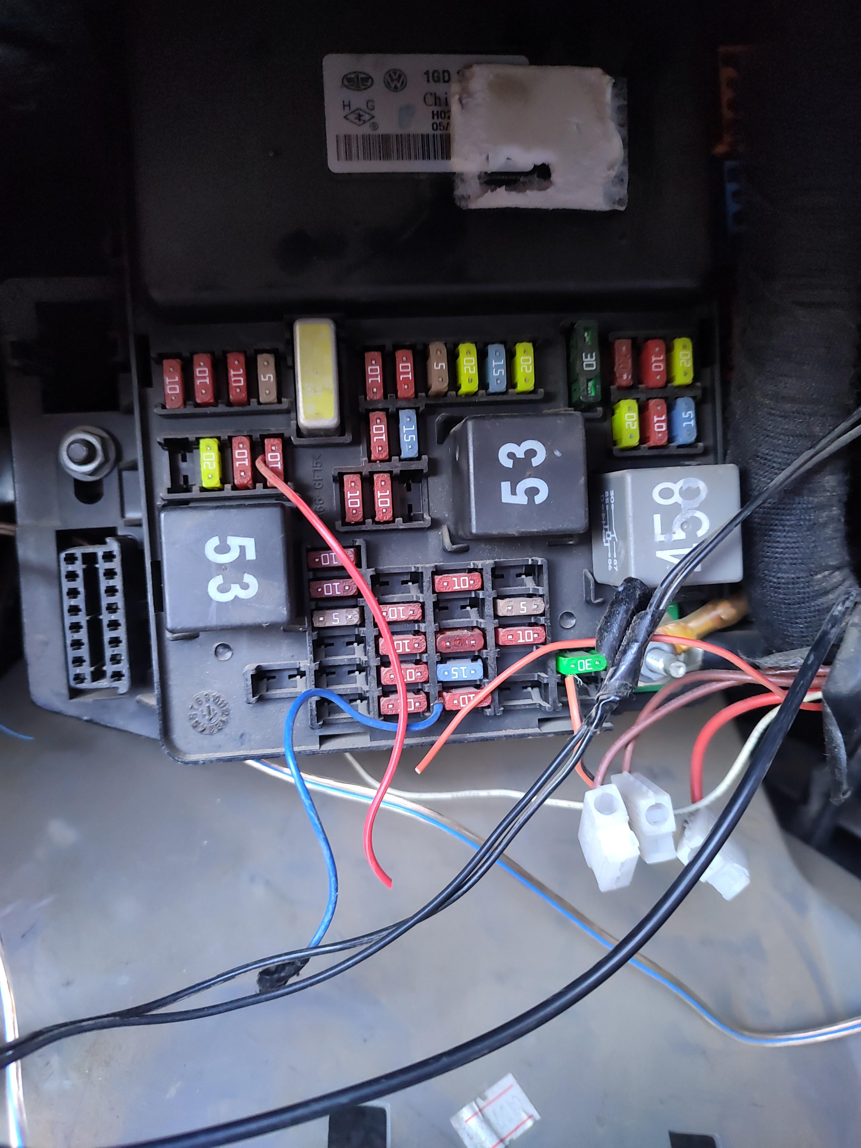 10款捷达保险丝盒示意图