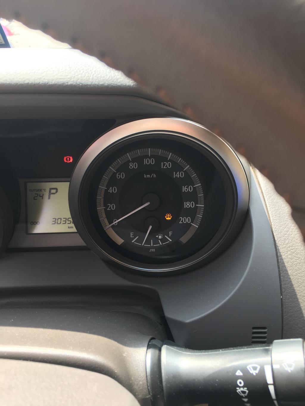 普拉多雨刮灯亮