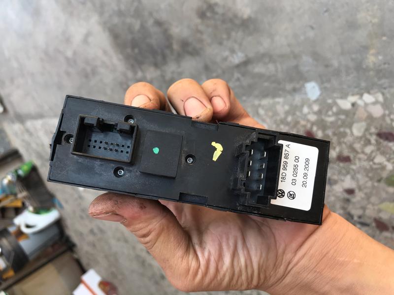 奥迪a4主继电器打开过早