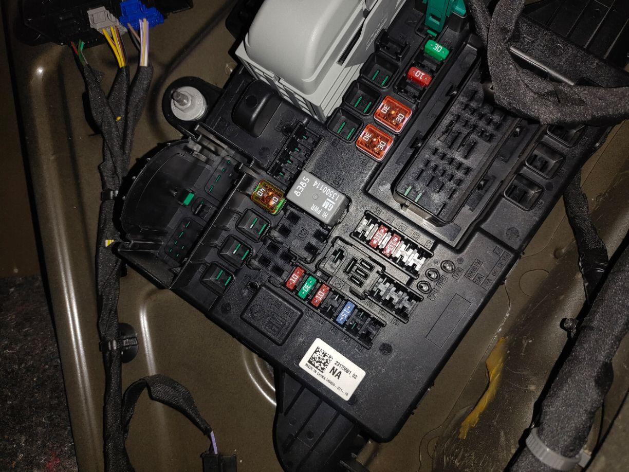 凯迪拉克xts底盘控制模块与发动机控制模块车身模块失去通讯打不着车