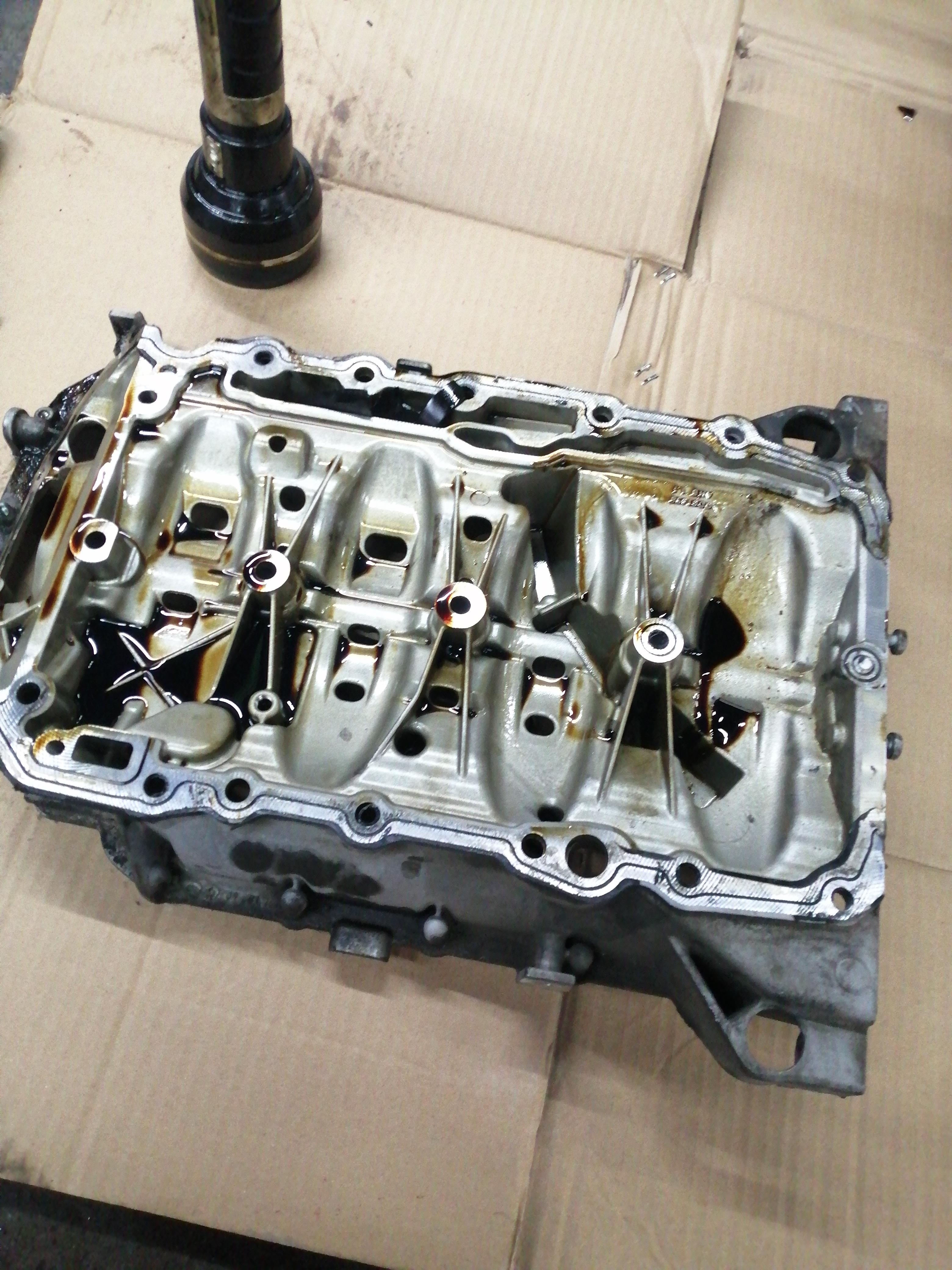 奥迪上部油底壳,是不是有 塑料_奥迪_奥迪a5_汽车大师