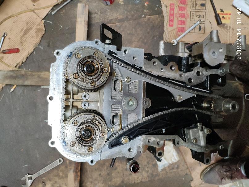 工技师王平你对好了检查正时没有链条和涨紧器导轨这些有没有问题技师