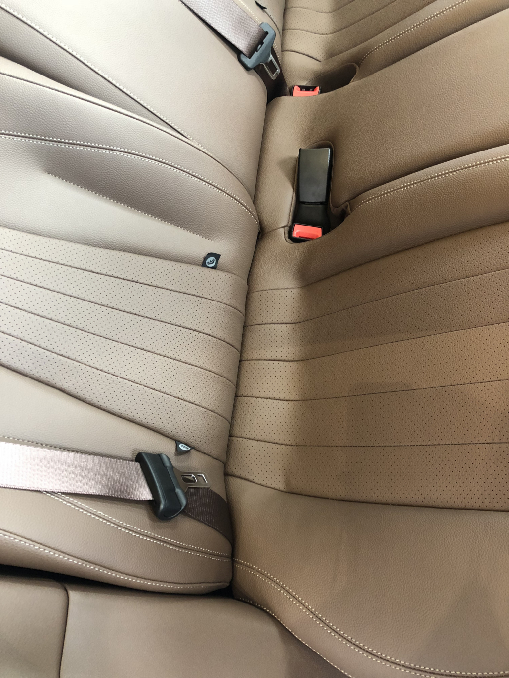 2019款e300l适用什么安全座椅接口_奔驰_奔驰e级 _汽车大师