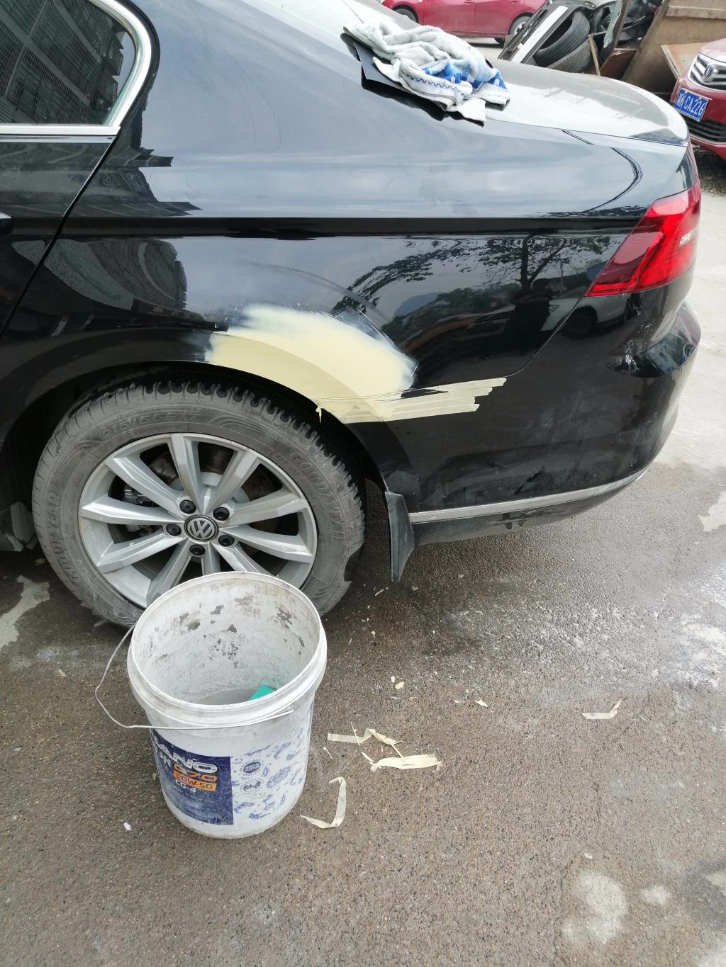 18款迈腾左边靠轮眉的后翼子板钣金了,如何做内层_大众_迈腾_汽车大师