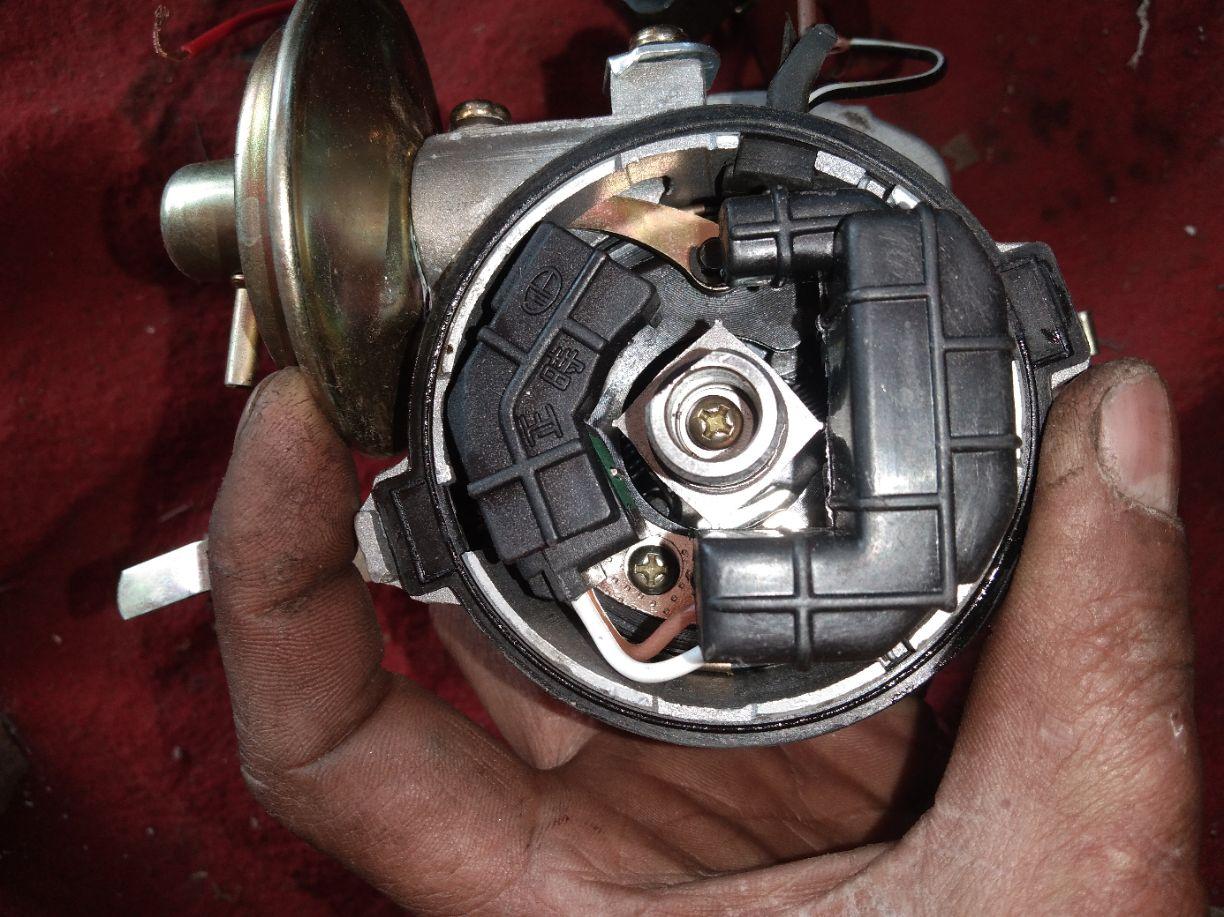 462化油器发动机分电器两条线怎么接