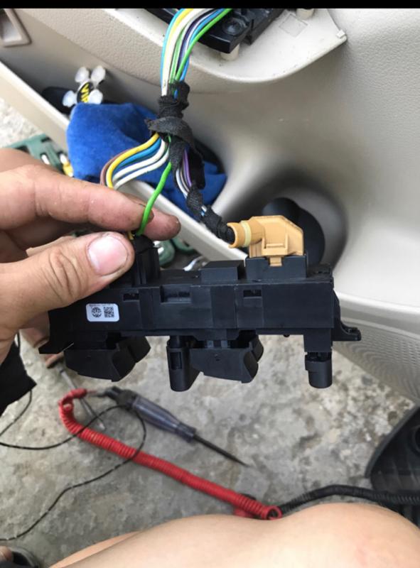 奥迪a4主继电器打开过早