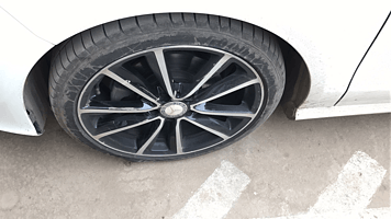 大师们你们好,我有辆cla200,买了一年半跑了13000公里了,但是轮胎很