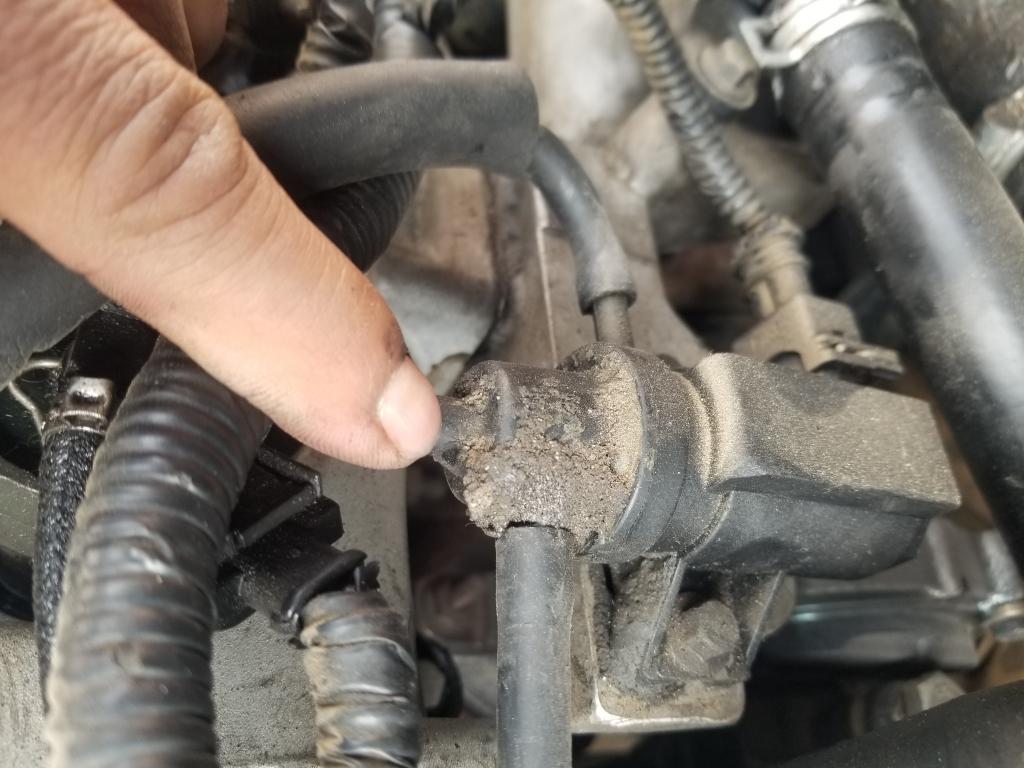 你好华泰圣达菲柴油20oed发动机真空管咋接的谢谢师傅