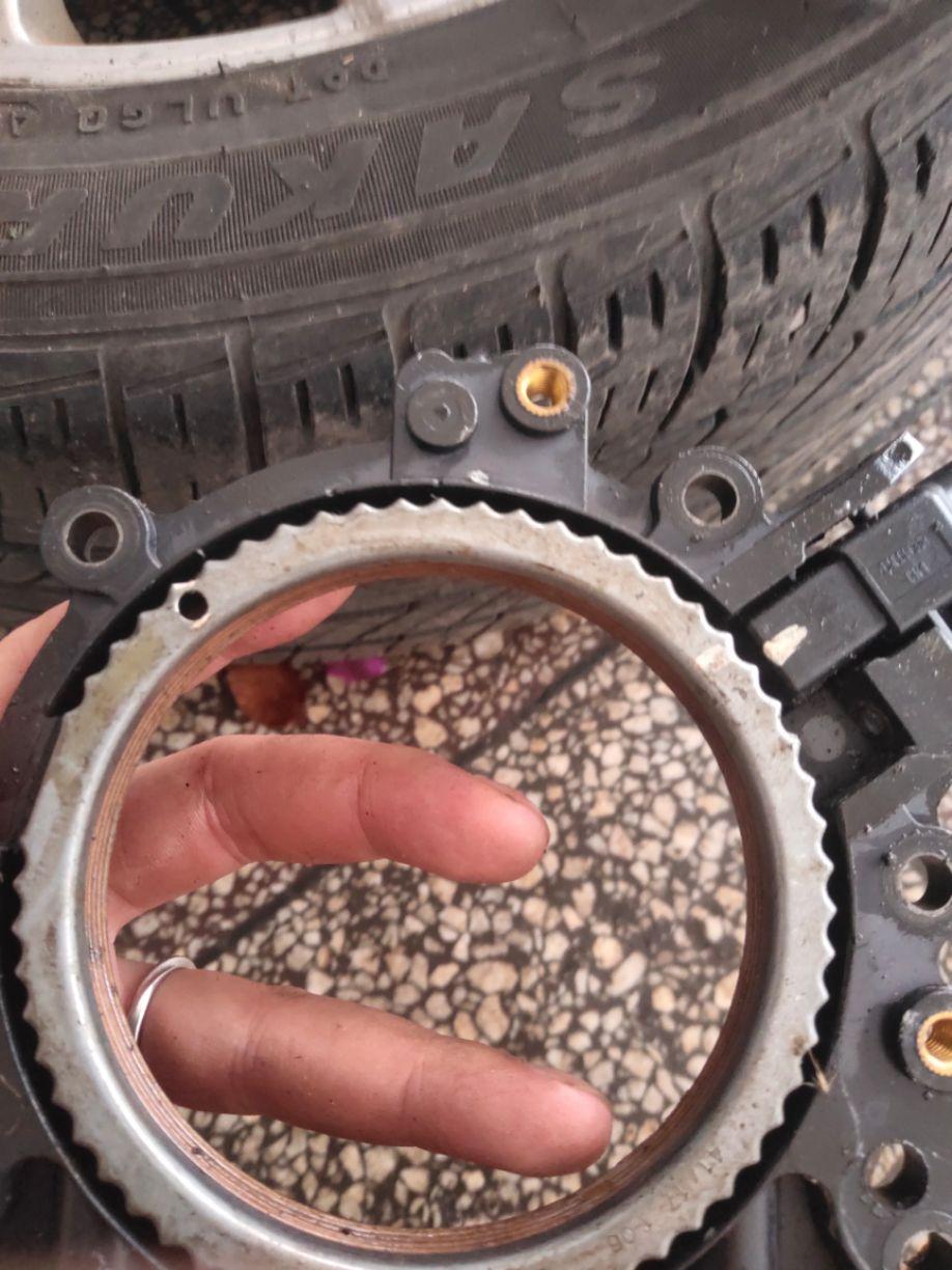 比亚迪速锐15t曲后油封齿圈怎么对位置对多少颗齿