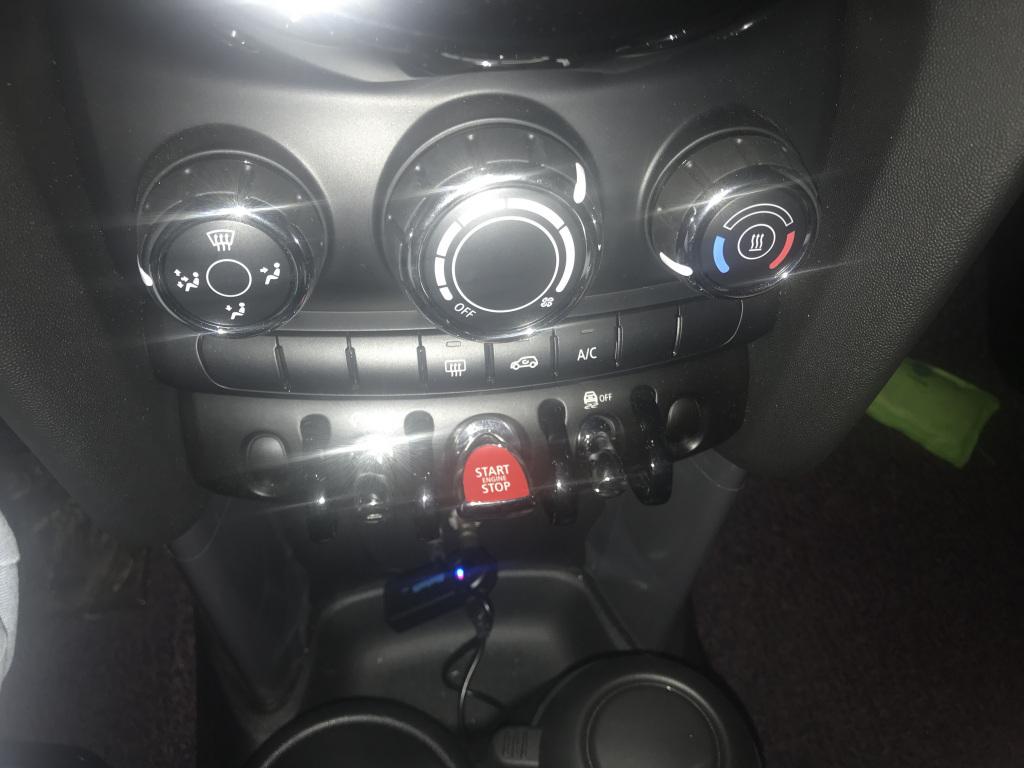 宝马mini开冷空调挡风玻璃有雾如何调节空调