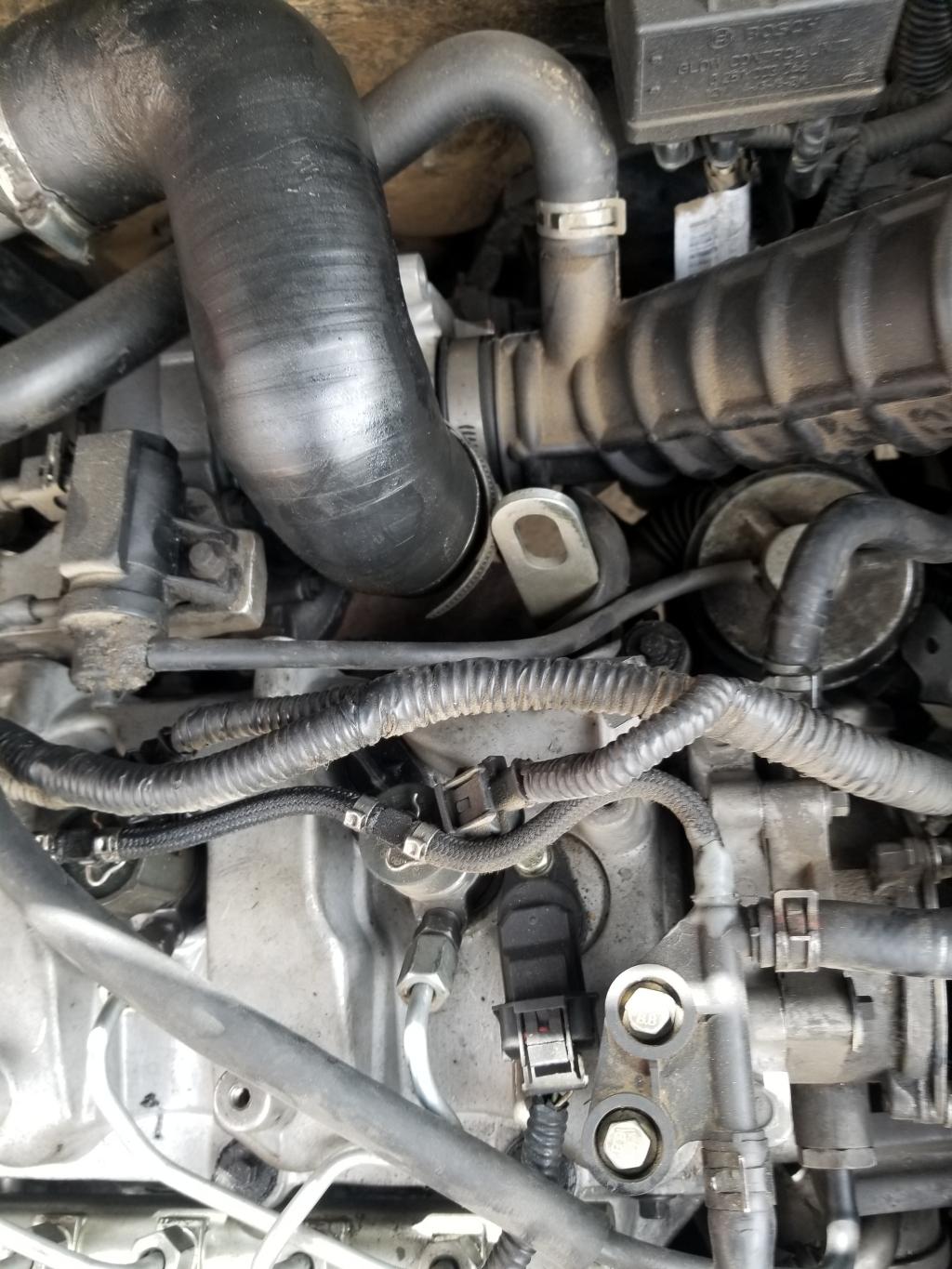 你好华泰圣达菲柴油20oed发动机真空管咋接的谢谢师傅