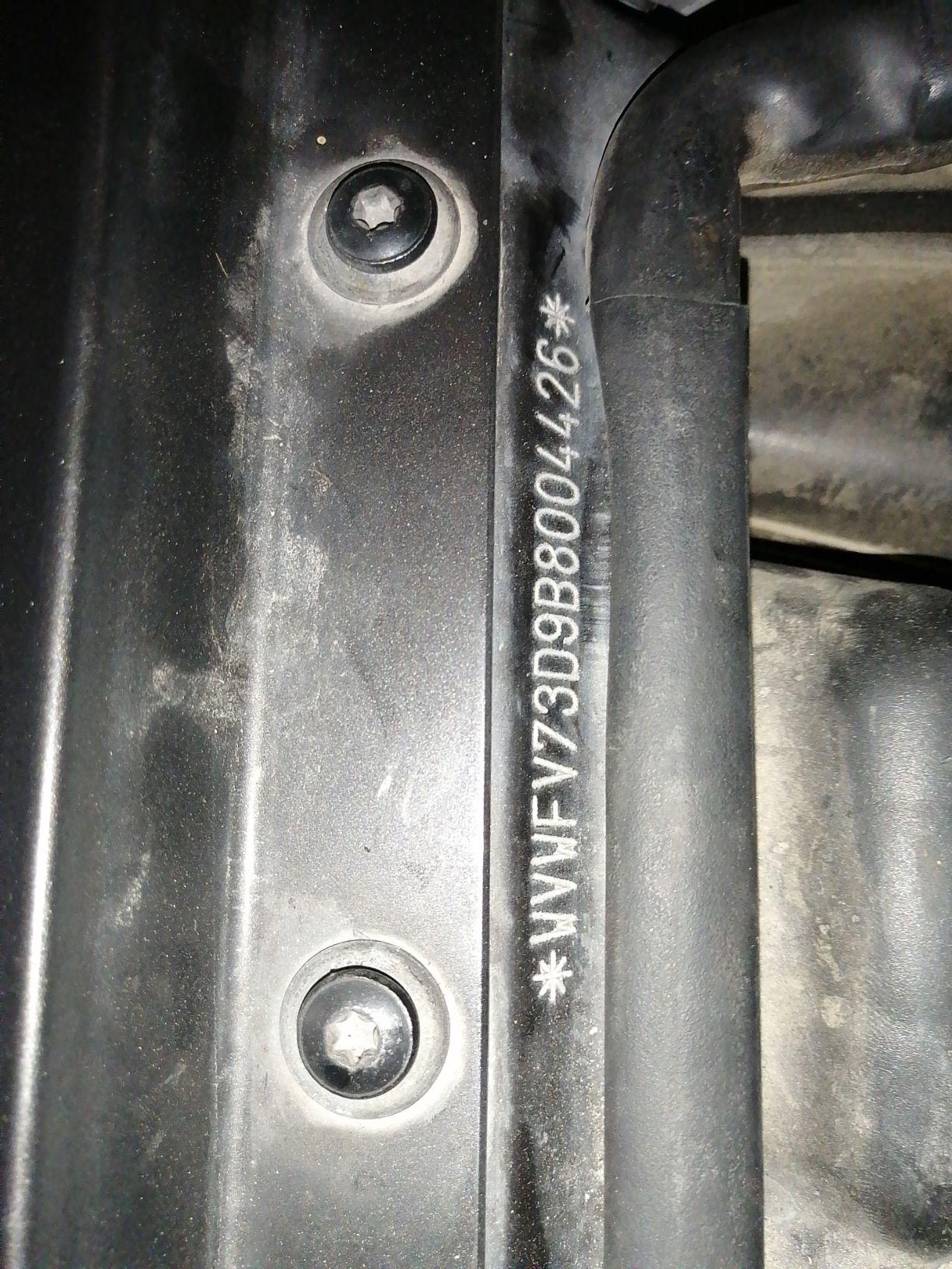 l**1可以技师张朋车架号可以么l**1车铭牌能发下么技师张朋请关注公众