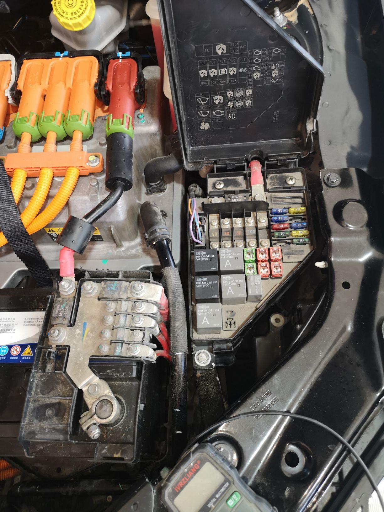 荣威e550清洗了下发动机第二天就出现了启动没有反应的情况开锁门都