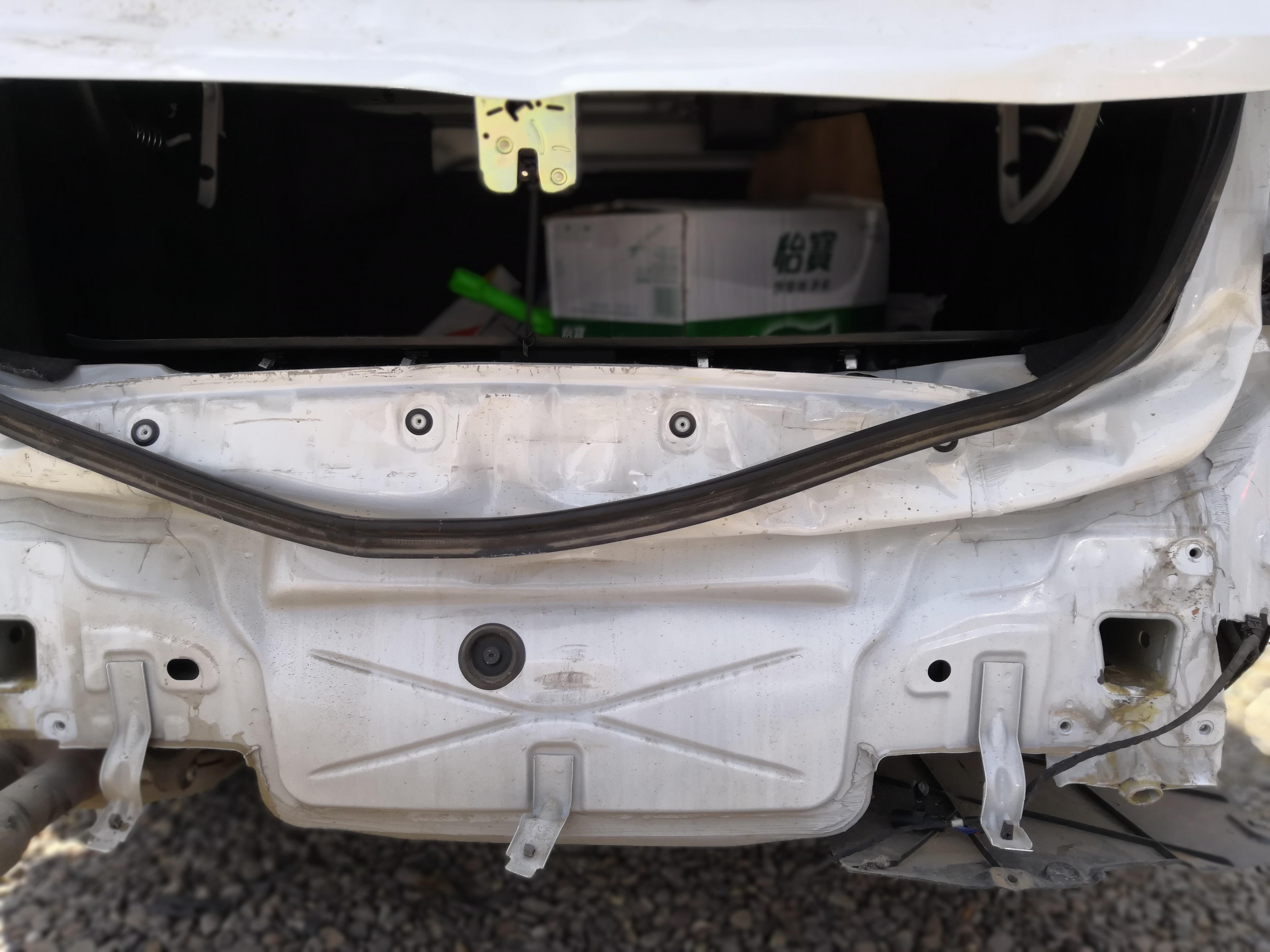 师傅车子被人追尾了您看这变形对以后行车安全有影响吗前后纵梁车架会