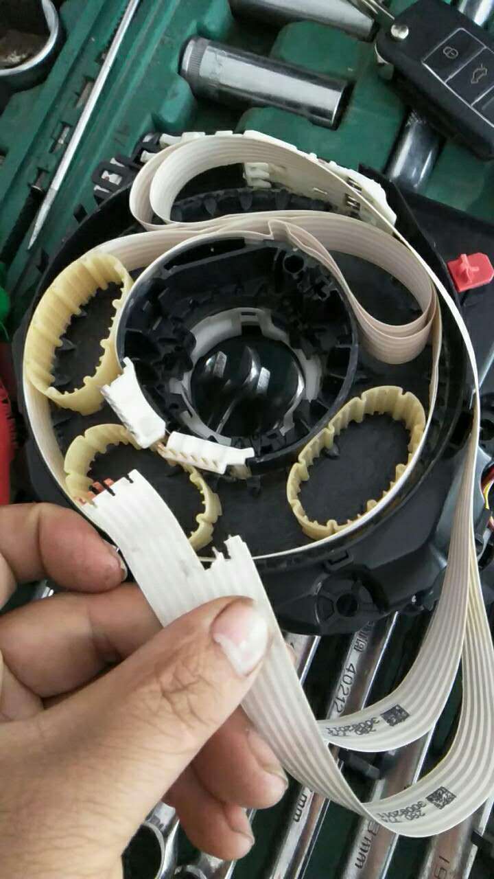 宝马气囊游能单独换吗