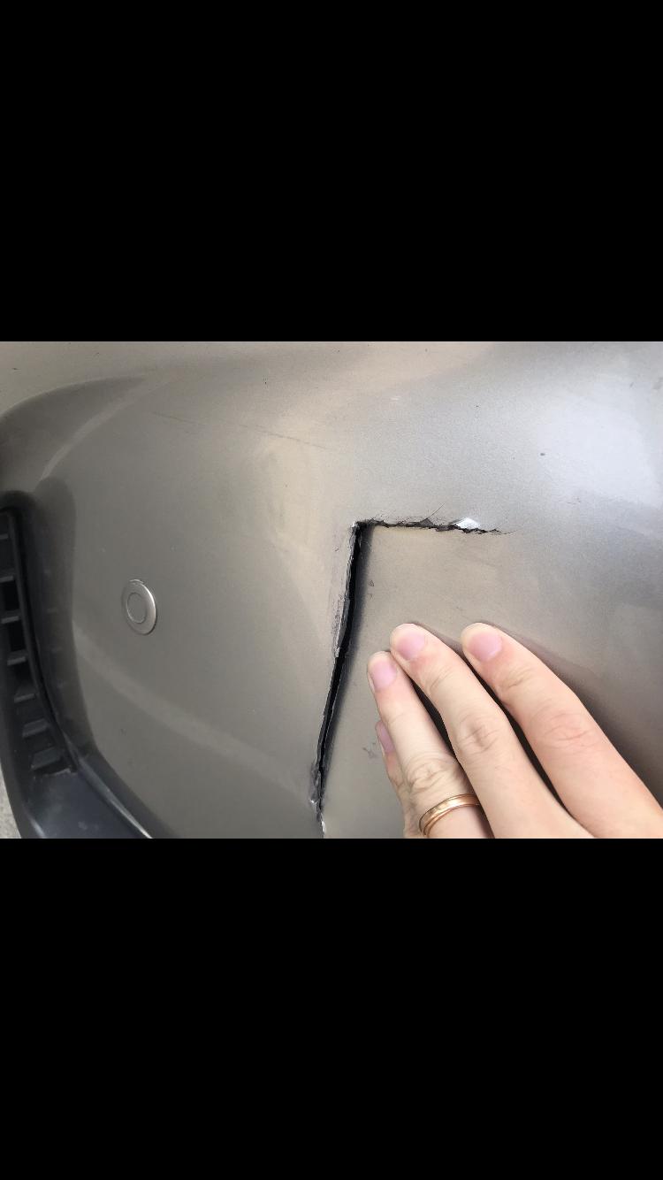 前保险杠裂了能修复吗