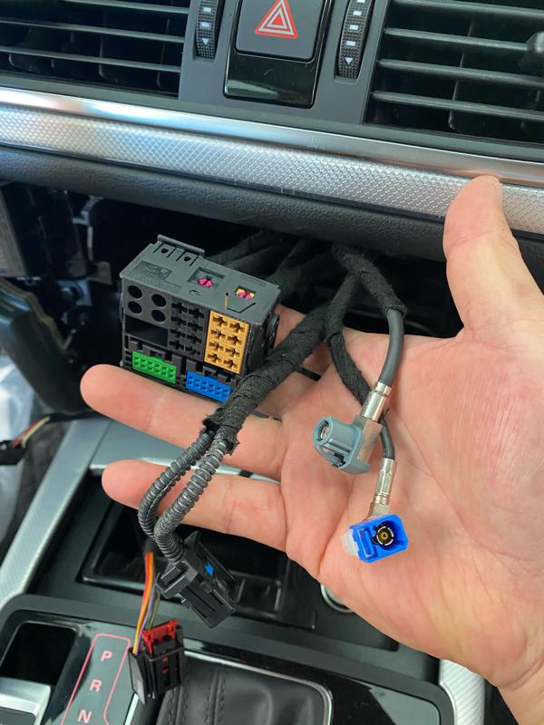 15款奥迪a6c7都是什么插头那个是usb插头我的低配的有没有办法在我车